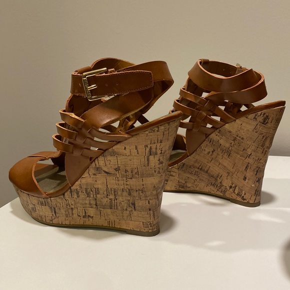 GUESS Faux Leather Platform Wedge Sandal - Picture 4 of 9